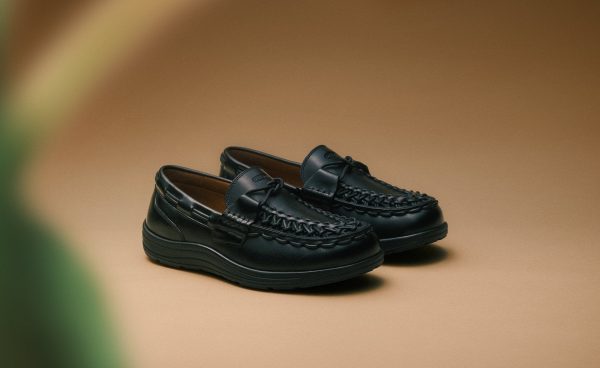 Women's UNEEK Loafer | Nocturnal Black